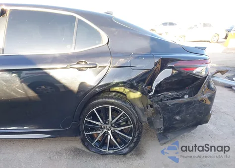 2021 Toyota Camry Se z USA, uszkodzony, nr VIN 4T1G11AK4MU435745
